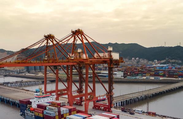 深圳海运扮演着重要的角色，为国际海运提供了无数的机遇与便利
