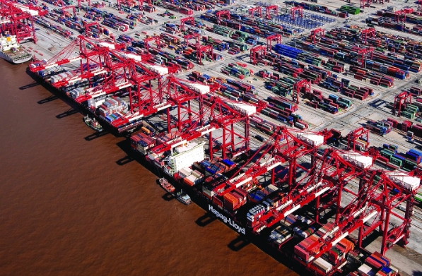 天津港货代公司不仅注重经济效益的提升，还履行社会责任和担当