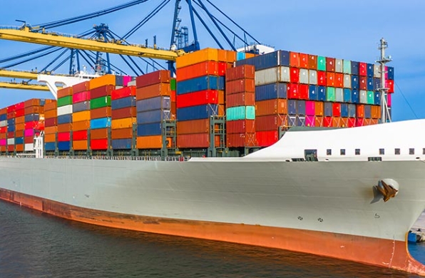 国际海运物流在连接各国经济，实现货物运输等方面发挥着重要作用